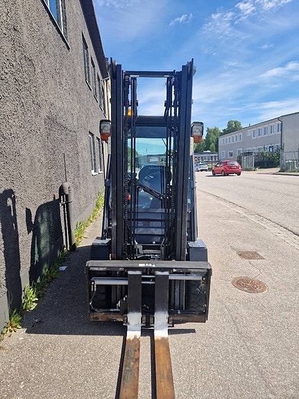 Toyota 02-8 FDF 25.  599 timmar 4 of 5