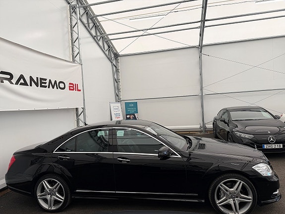 Mercedes-Benz S350 3 of 5