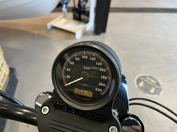 Harley-Davidson XL 1200N 7 of 7