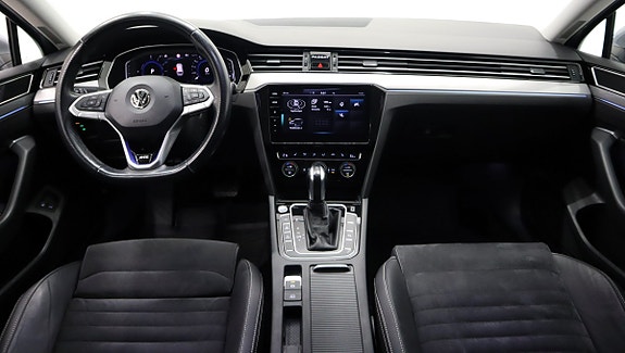Volkswagen Passat 8 of 17