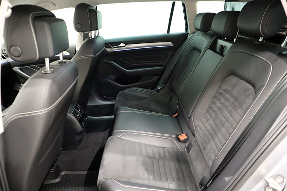 Volkswagen Passat 13 of 17