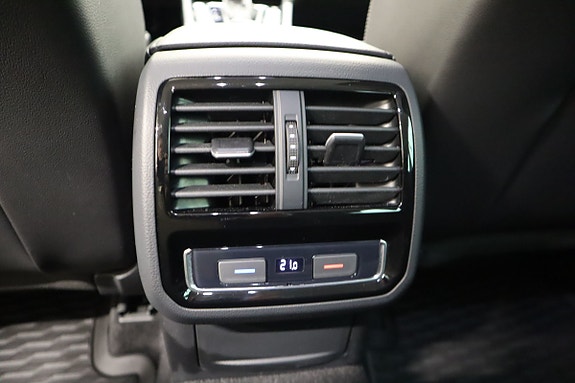 Volkswagen Passat 14 of 17