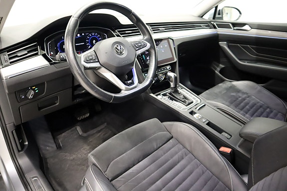 Volkswagen Passat 11 of 17
