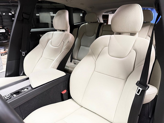 Volvo XC60 29 of 30