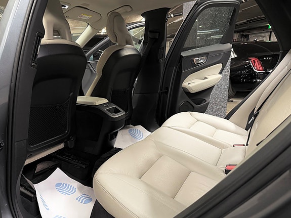Volvo XC60 30 of 30