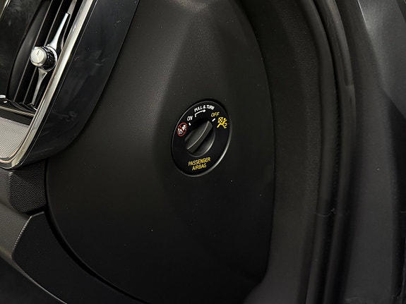 Volvo XC60 25 of 30