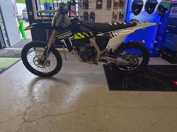 Triumph TF 250 2 of 9