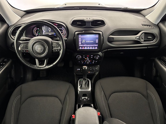 Jeep Renegade 19 of 23