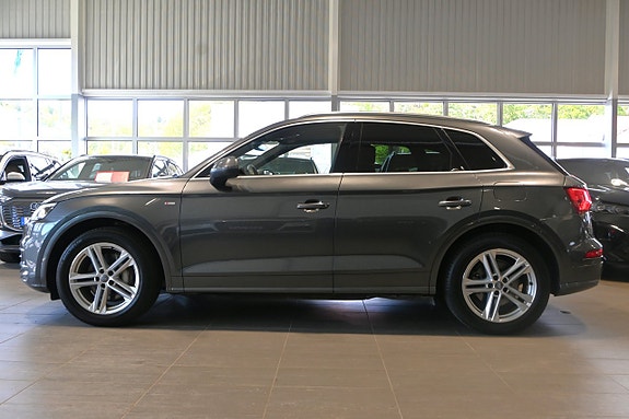 Audi Q5 2 of 5