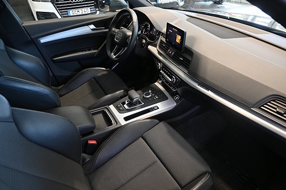 Audi Q5 10 of 19
