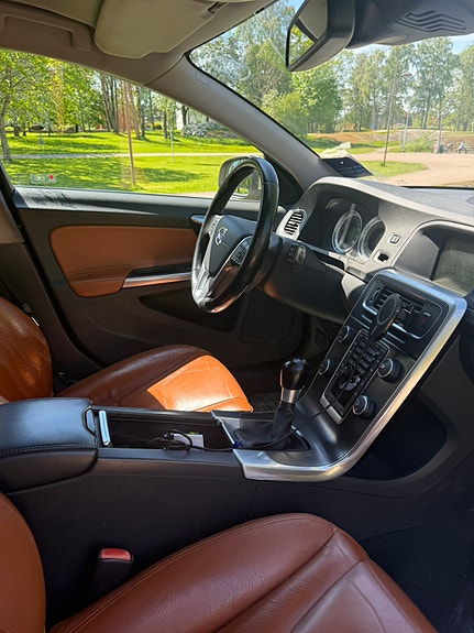 Volvo V60 7 of 11