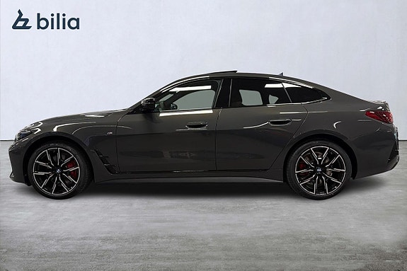 BMW i4 3 of 5