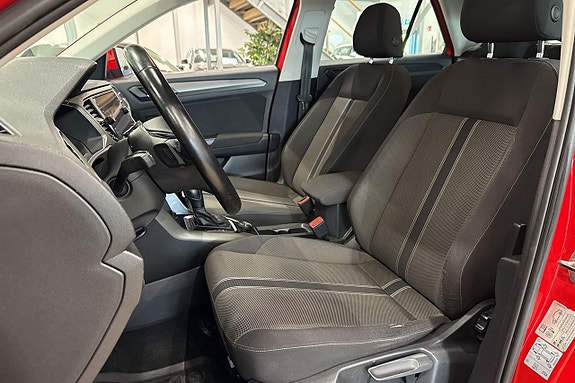 Volkswagen T-Roc 18 of 23