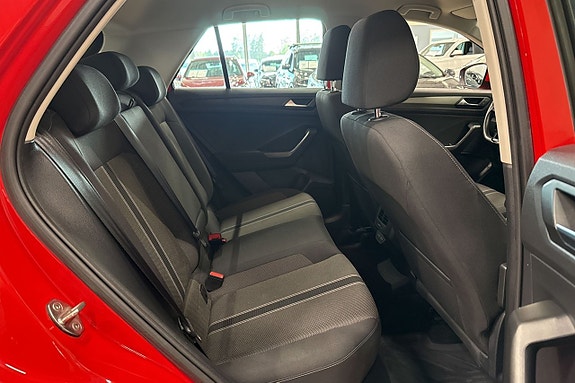 Volkswagen T-Roc 20 of 23