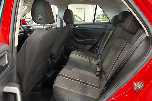 Volkswagen T-Roc 21 of 23
