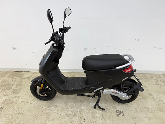 LV LX 04 Lvneng Ny Ord Pris 23995:- 45kmh 2 of 7