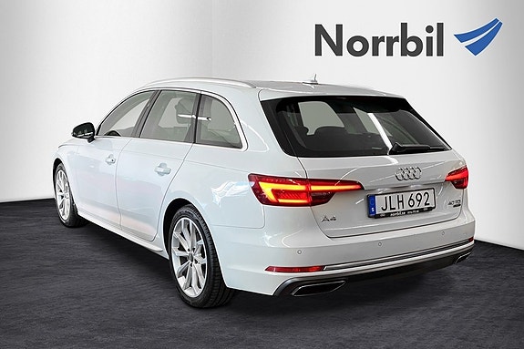 Audi A4 4 of 5