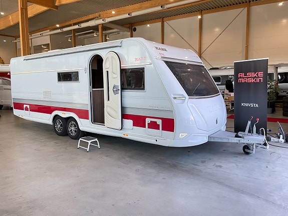 Kabe Royal 740 GXL XL KS /ALDE/AC/Micro/Ugn/Pås markis/Utv dusch/Överbäddskåp