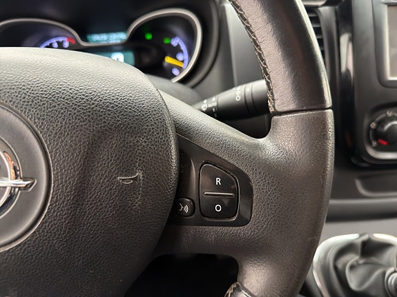 Opel Vivaro 18 of 28