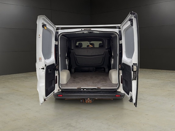 Opel Vivaro 11 of 28