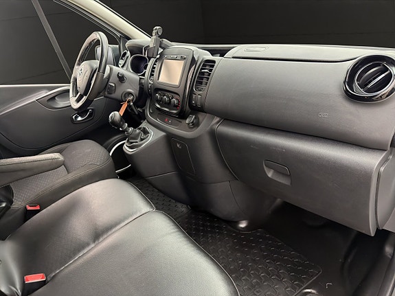 Opel Vivaro 24 of 28