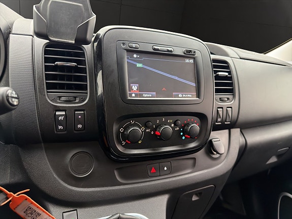 Opel Vivaro 21 of 28