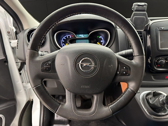 Opel Vivaro 15 of 28