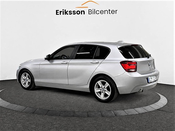 BMW 118d 4 of 5
