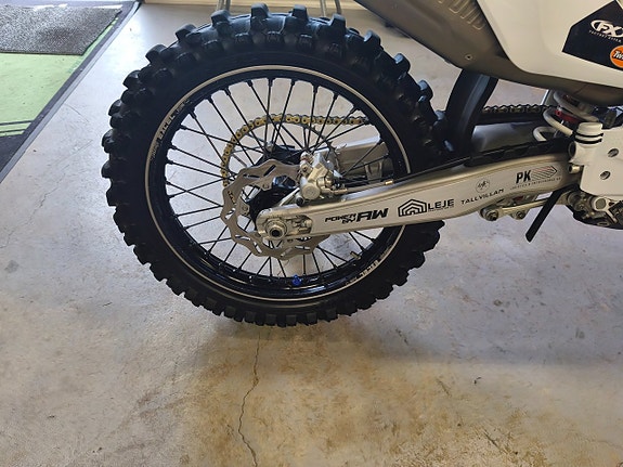 Husqvarna FC 450  Rockstar Factory Edition 6 of 10