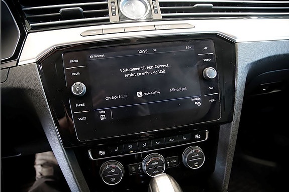 Volkswagen Passat Alltrack 10 of 12