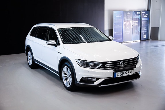 Volkswagen Passat Alltrack 5 of 12
