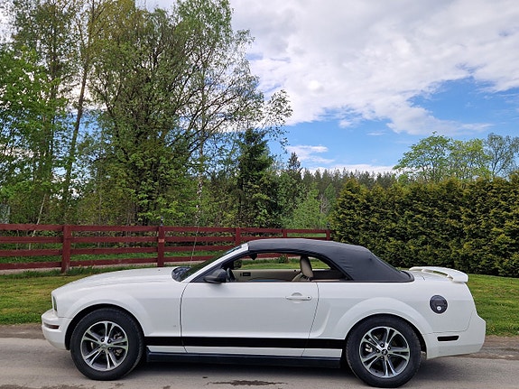 Ford Mustang 6 of 10