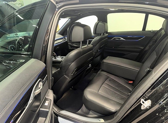 BMW 730 14 of 30