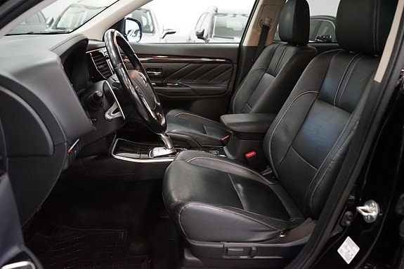 Mitsubishi Outlander 16 of 25