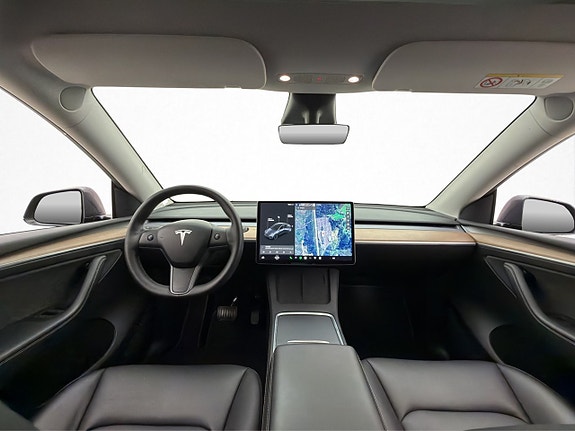 Tesla Model Y 13 of 30