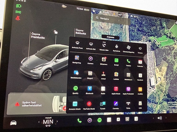 Tesla Model Y 16 of 30