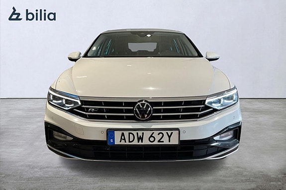 Volkswagen Passat 3 of 5