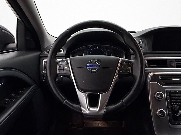 Volvo V70 13 of 30
