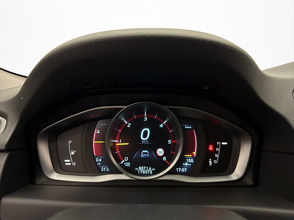 Volvo V70 16 of 30