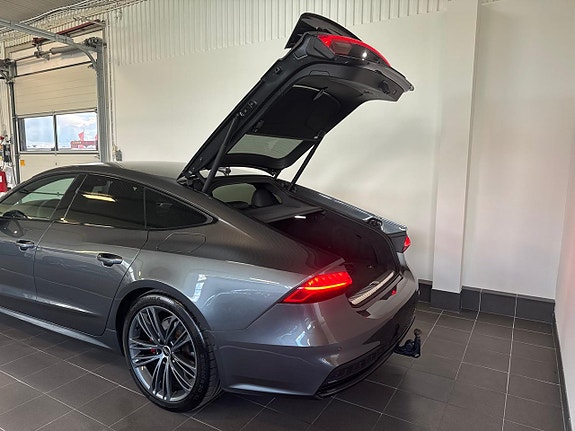 Audi A7 4 of 5