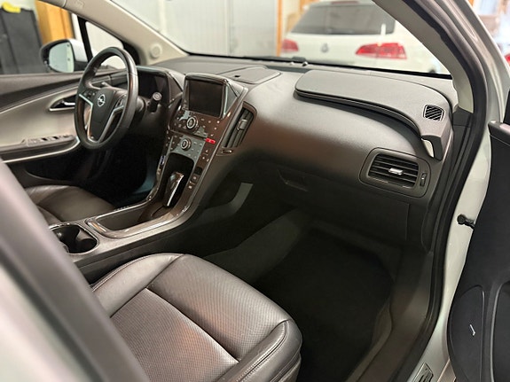 Opel Ampera 21 of 25