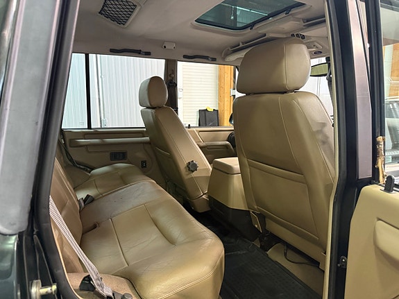 Land Rover Discovery 5 16 of 17