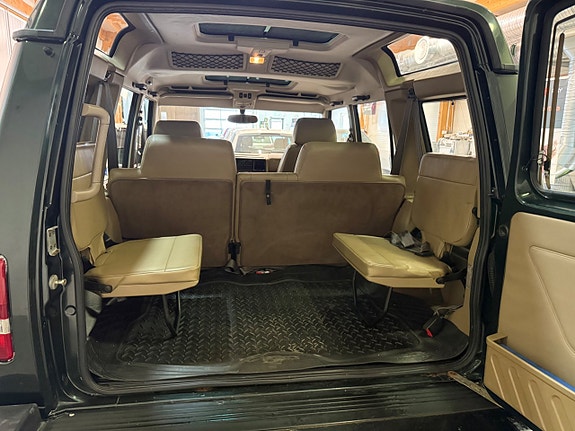 Land Rover Discovery 5 14 of 17