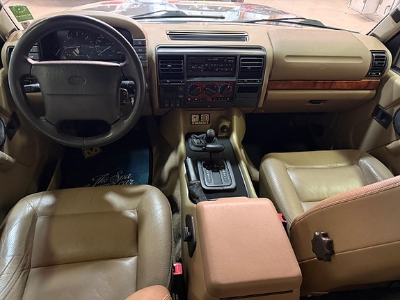 Land Rover Discovery 5 7 of 17