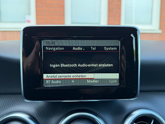 Mercedes-Benz A180 4 of 5