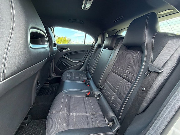 Mercedes-Benz A180 13 of 19