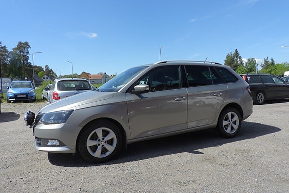 Skoda Fabia 2 of 5