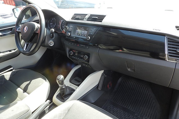 Skoda Fabia 9 of 17