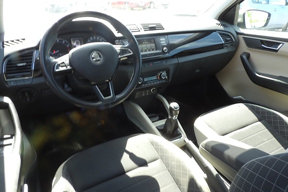 Skoda Fabia 13 of 17