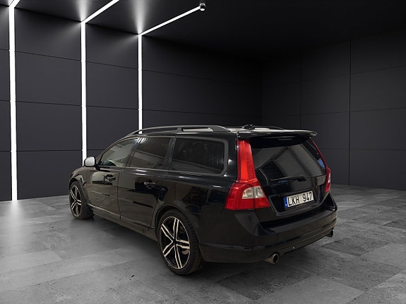 Volvo V70 4 of 5